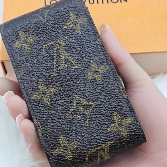 LV Monogram Accessory Case - Picture 4 of 9